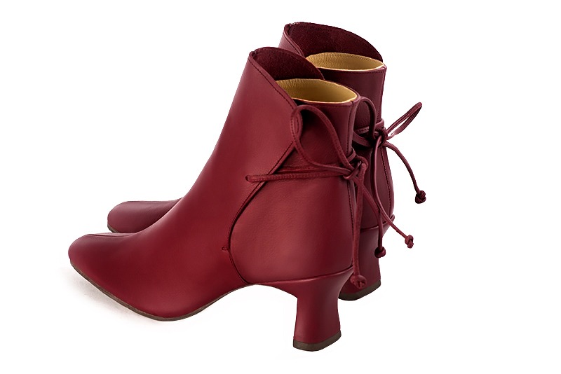 Burgundy red women's ankle boots with laces at the back. Square toe. Medium spool heels. Rear view - Florence KOOIJMAN